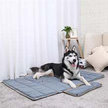 Load image into Gallery viewer, Foldable Travel Dog Bed - PetSquares